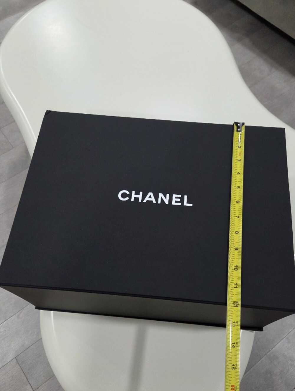 Chanel extra large black magnetic box white logo tissue buddle - Picture 3 of 6